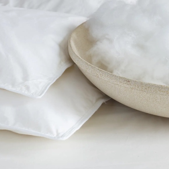 NWOT QUINCE Premium Down Alternative Comforter All Season King/Cal King 4365 - Picture 3 of 10